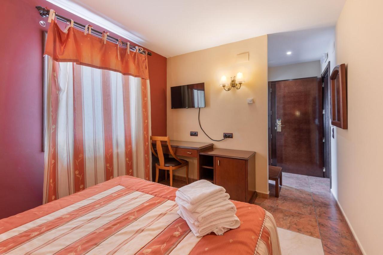 Hotel Puerta De Javalambre La Puebla De Valverde Εξωτερικό φωτογραφία