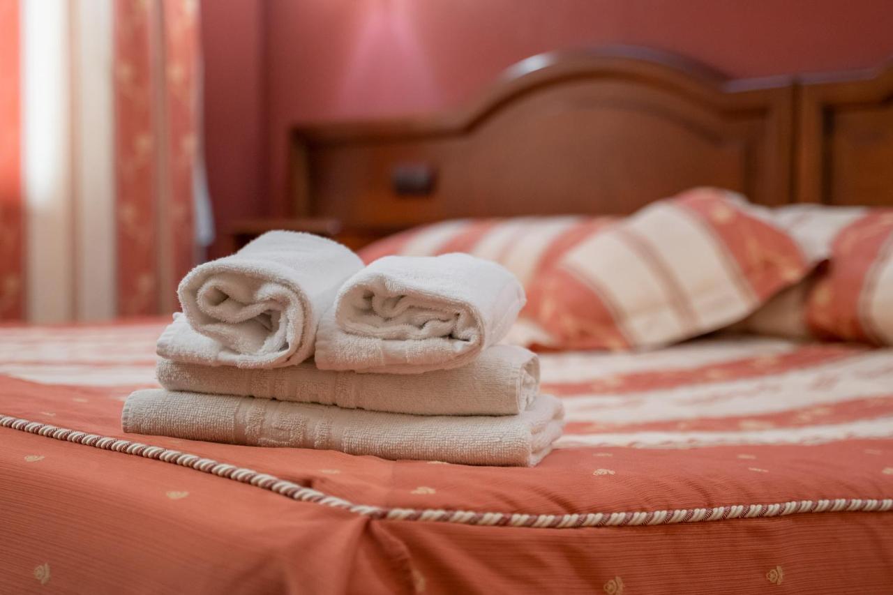 Hotel Puerta De Javalambre La Puebla De Valverde Εξωτερικό φωτογραφία