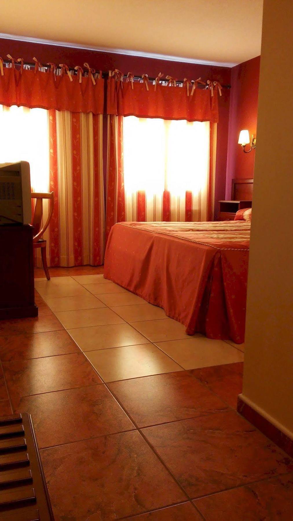 Hotel Puerta De Javalambre La Puebla De Valverde Εξωτερικό φωτογραφία