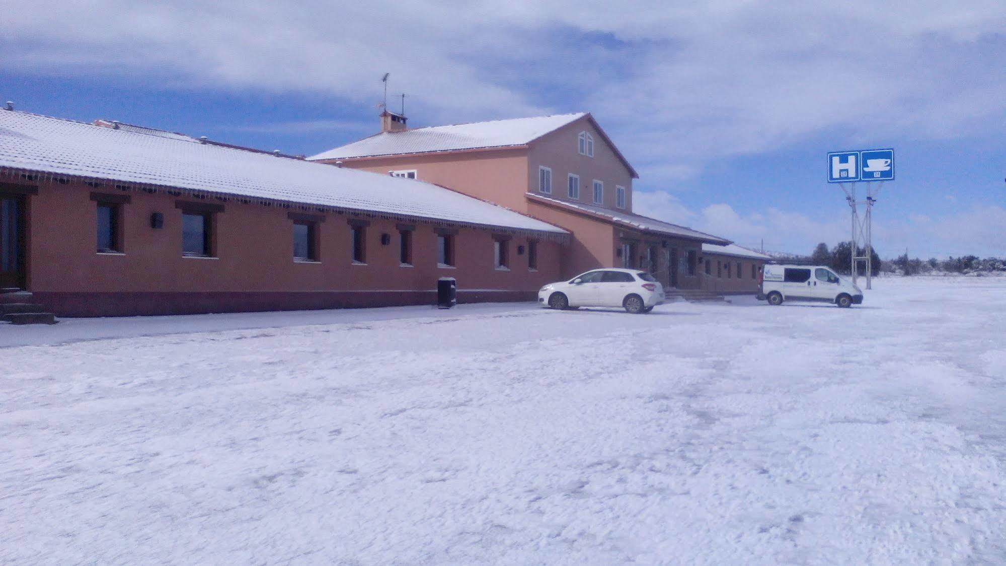 Hotel Puerta De Javalambre La Puebla De Valverde Εξωτερικό φωτογραφία